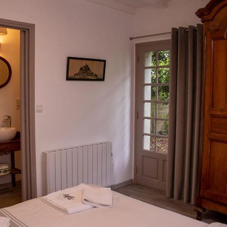 Une Suite Au Jardin Hyenville Εξωτερικό φωτογραφία