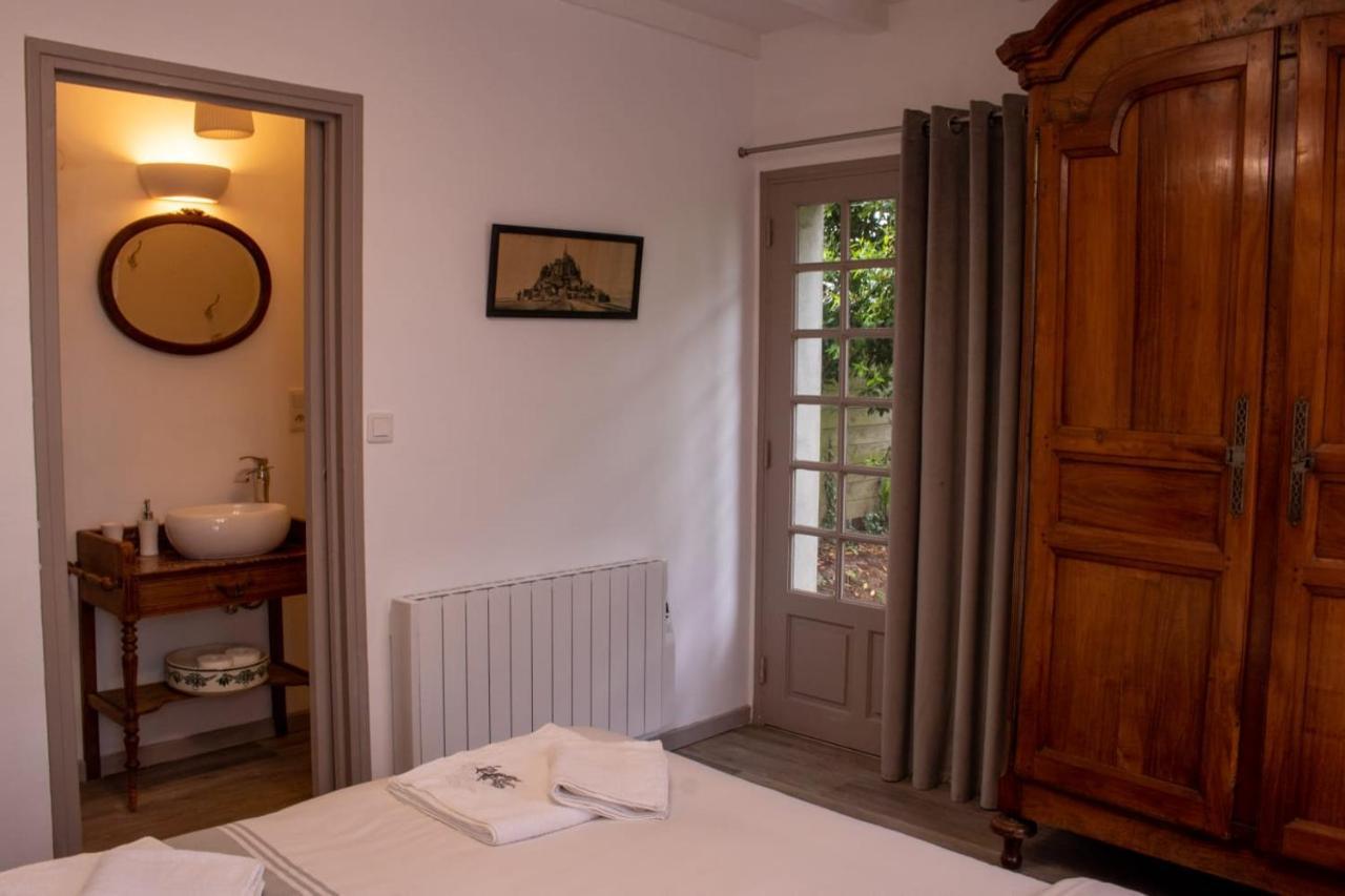 Une Suite Au Jardin Hyenville Εξωτερικό φωτογραφία